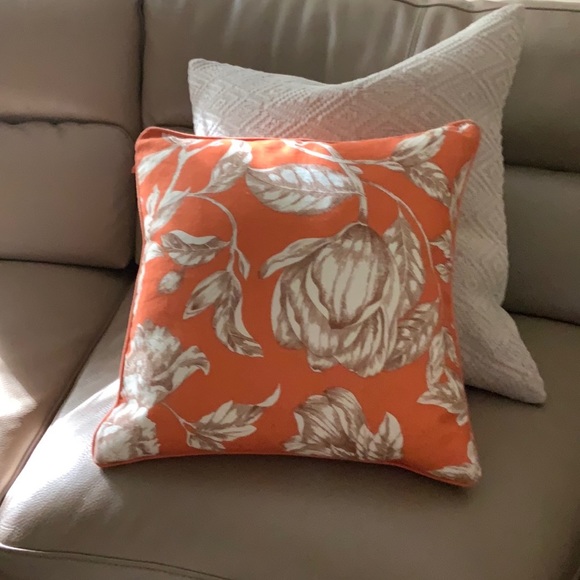 Zara decorative pillow with insert - Picture 2 of 3